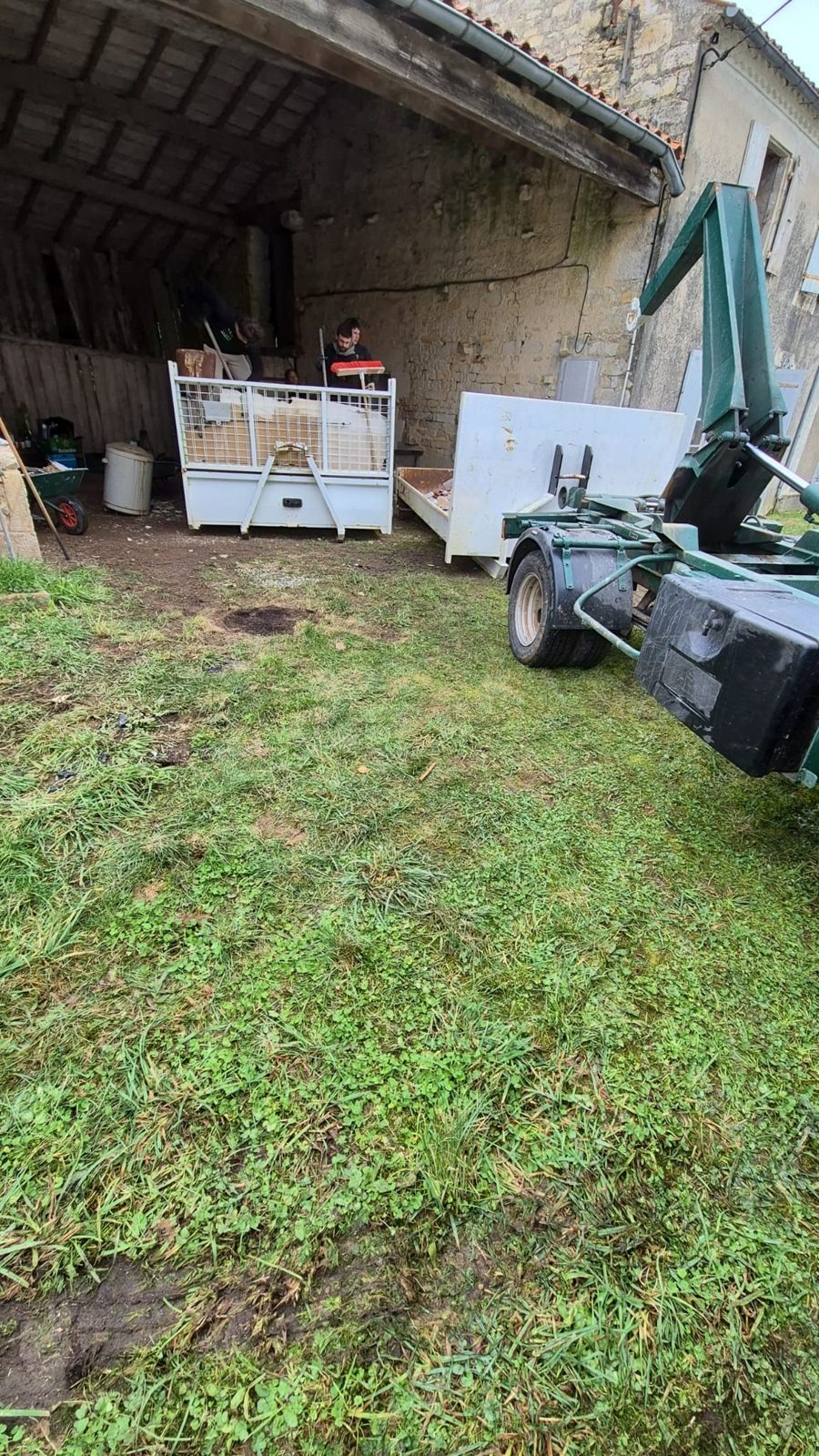 Équipe Djo Récupération sur un chantier de débarras